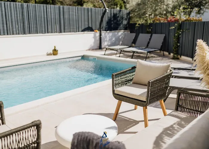 Zola By Awaytocroatia