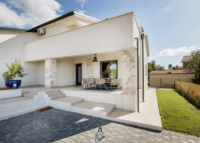 Zola By Awaytocroatia Visnjan