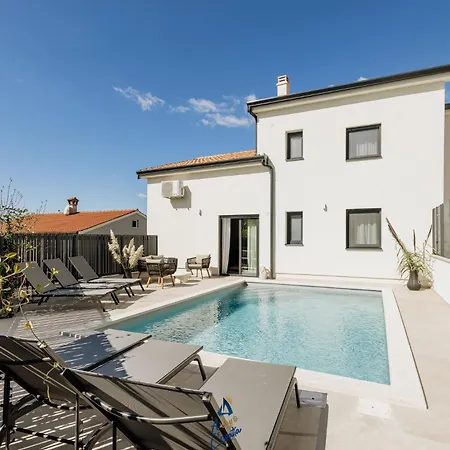 Zola By Awaytocroatia