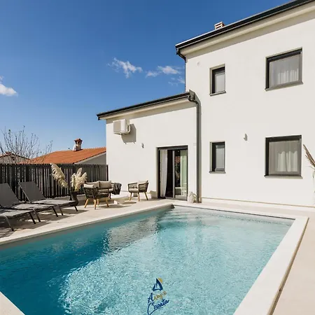 Zola By Awaytocroatia * Višnjan