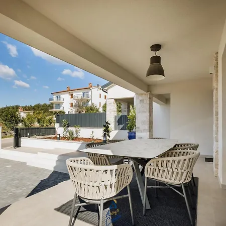 Zola By Awaytocroatia Višnjan