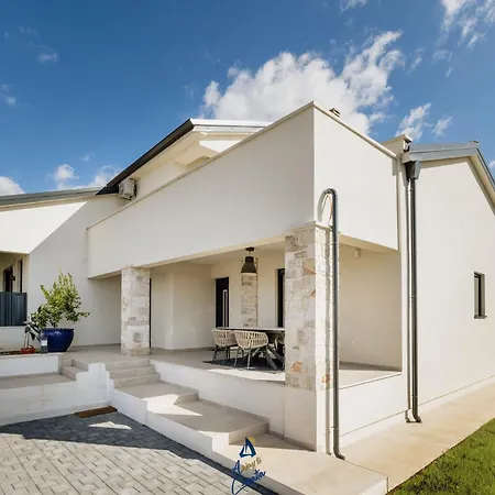 Zola By Awaytocroatia