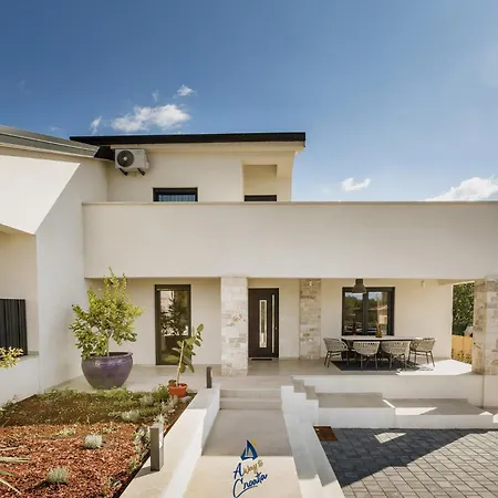 Zola By Awaytocroatia * Višnjan