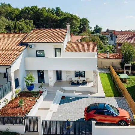 Zola By Awaytocroatia Villa Višnjan